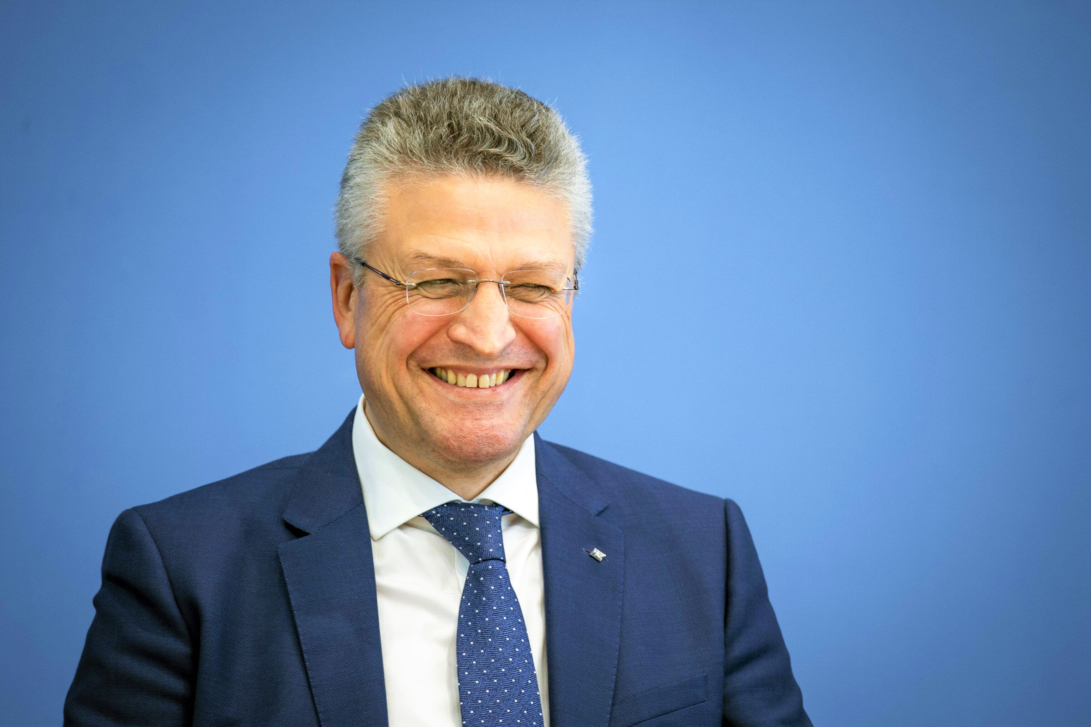 RKI meldet unglaubliche Corona-Zahlen! Kann man dieser Entwicklung wirklich trauen?