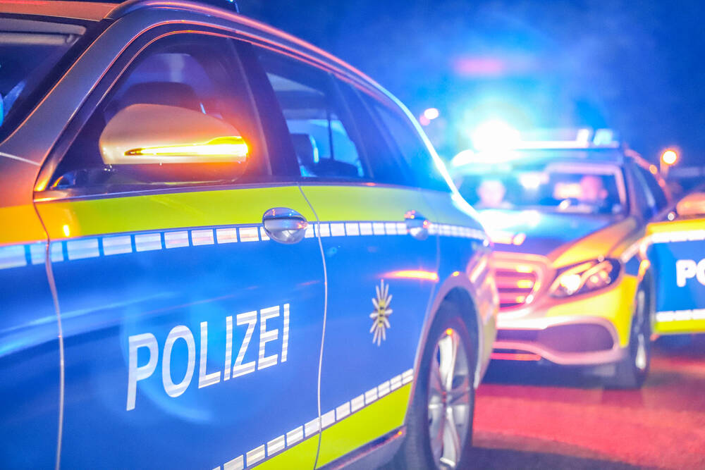 Eilmeldung - Schwangere Frau wurde auf offener Straße niedergestochen und getötet!