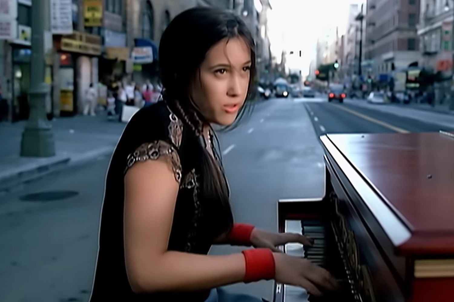 Vanessa Carlton Reveals Why She Once Hated Her Breakout Hit — and How She Finally Let It Go