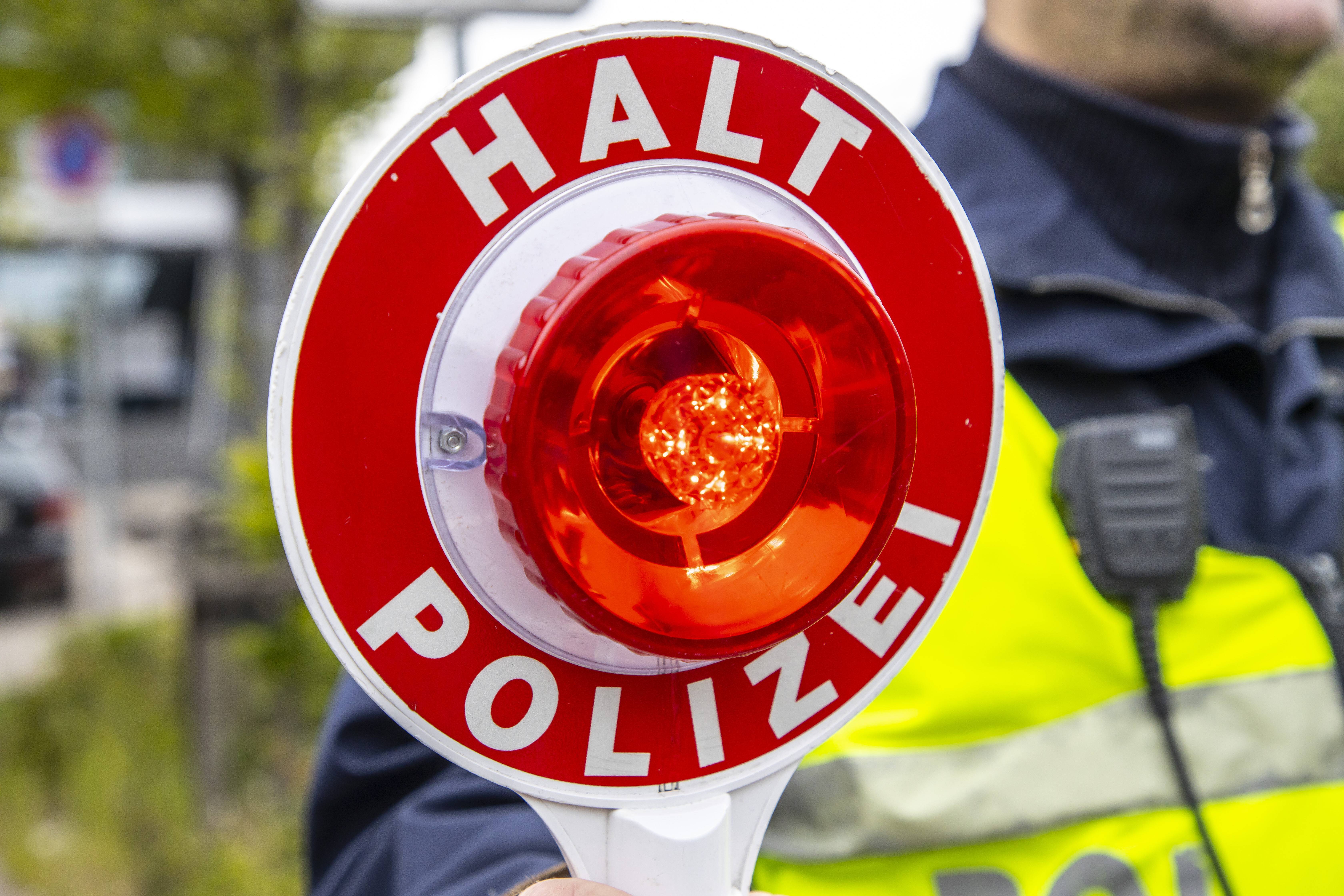 Geldautomat gesprengt! Polizei liefert sich wilde Verfolgungsjagd mit Automatensprengern!