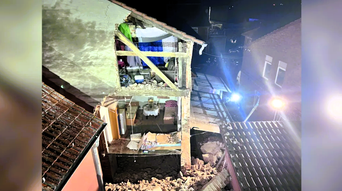 Unwetterschäden in Millionenhöhe! Tornado verwüstet Sachsen, Hauswand eingestürzt, Straßen überflutet!